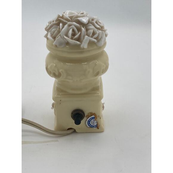 Vintage Italian Porcelain Rose TV Lamp by CAPODIMONTE Style Works - Picture 3 of 5